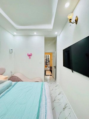 bán nhà hẽm xe hơi phan đình phùng phú nhuận 4pn full nội thất 8.x tỷ