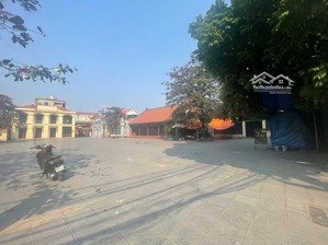 lô đất hiếm 50m- mặt tiền hơn 6m- sân nhà văn hoá phù khê- từ sơn- ô tô vào tận đất-1.99 tỷ