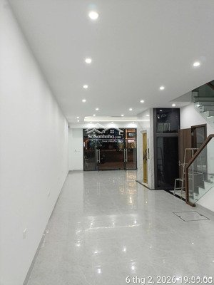 cho thuê shophouse dlbm hai mặt tiền có thang máy vị trí đắc địa