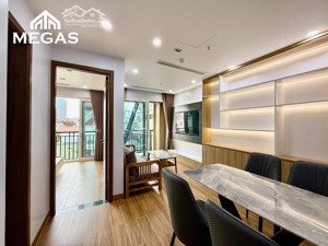 2 ngủ 1 khách - ô tô đỗ cửa cách mặt tây hồ 50m - nhà rộng mới full nội thất ban công đẹp