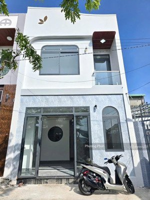 trả trước 990tr còn lại ngân hàng hỗ trợ vay nhận nhà 1 trệt 1 lầu sổ riêng thổ cư gần chợ phú thọ