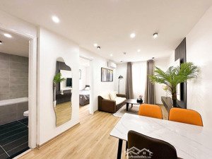 nhà mặt đường, bãi ô tô tại nhà, 2pn2wc 65m2 siêu mới - rộng rãi thoáng - full nội thất ban công