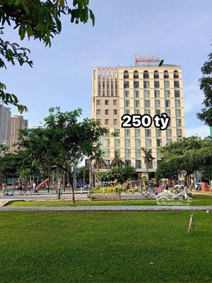 chuyển nhượng khách sạn góc 02 mặt tiền view công viên hồ nghinh sát biển. 606,6 m2 xd 13 tầng .