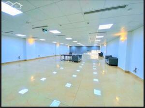 Hiếm Lạc Long Quân 226m2, 7 nổi 1 hầm, mặt tiền 11m vỉa hè ô tô kinh doanh View Hồ Tây