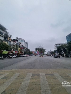 bán gấp mặt phố giảng võ 154m2 x 4 tầng, mt 6,2m. gara ô to, kinh doanh giá chỉ 70 tỷ.