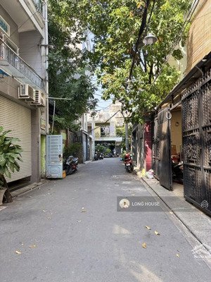 nhà cũ tiện xây mới-thông số đẹp 6m x13m, sổ vuông. hẻm oto ngay lê văn sỹ- đặng văn ngữ.