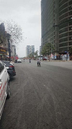 bán nhà nguyễn lam 7 tầng ô tô tránh 60m mt 4,5m nhỉnh 1x tỷ