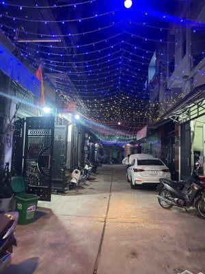 nhỉnh 3tỷ gấp bán nhà mới đẹp 45m trệt +lửng+lầu 3pn gần aeon tân phú