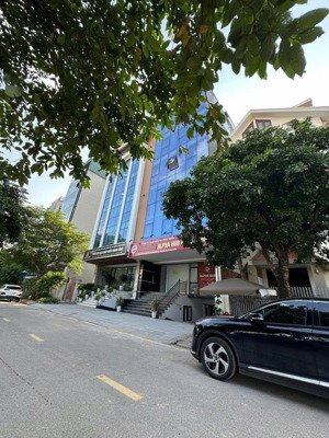 cần bán gấp. đất cầu diễn. 3 oto tránh đỗ. xây tòa vp hoặc ccmn. dt 190m2 giá 45 tỷ.