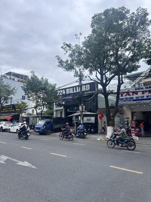 cho thuê nhà mặt tiền đống đa (ngang 10m)