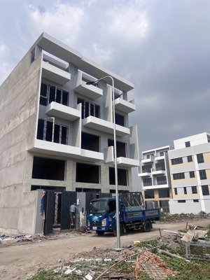 [ 4tỷ5 ] nhà phố 1trệt 4lầu dt220m2 (4x14,5) tại kdc ngô chí quốc - thủ đức, sổ sẳn, bao hoàn công.