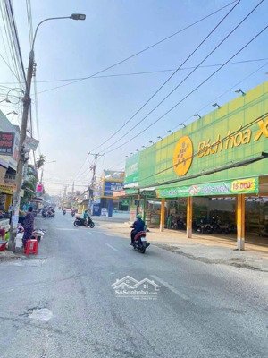 bán đất 1 xẹc đường lý văn sâm - gần nhà trẻ hoa sen chỉ 2.55 tỷ ( 63m2 ) đường ô tô vào được.