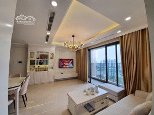 chính chủ cho thuê căn hộ d''capitale 3pn, 2wc, full đồ cao cấp, có slot oto, 25 triệu/tháng