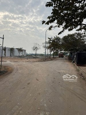 bán 2 lô đất tái định cư vĩnh quỳnh, thanh trì, phân lô, vỉa hè, ô tô, 40m2 giá chỉ 6.95 tỷ