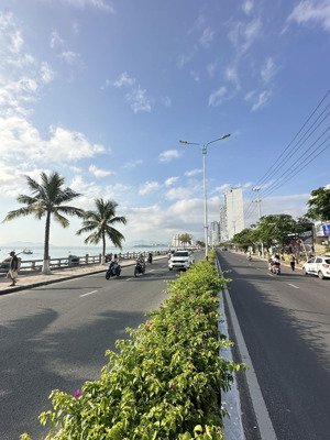 siêu phẩm mặt biển đường phạm văn đồng phường bắc nha trang - giá 45 tỷ