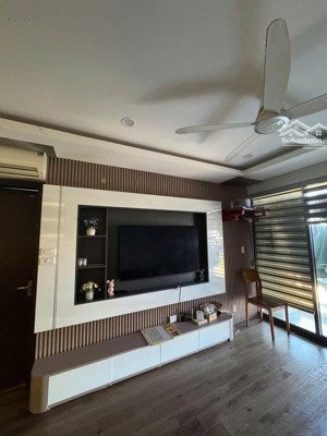 cho thuê căn 2 ngủ cc hateco apollo. liên hệ 