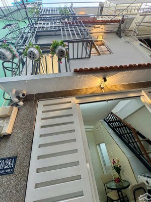 chính chủ gửi nhà mới 3 tầng trần khắc chân tân định quận 1 chỉ 2.5tỷi