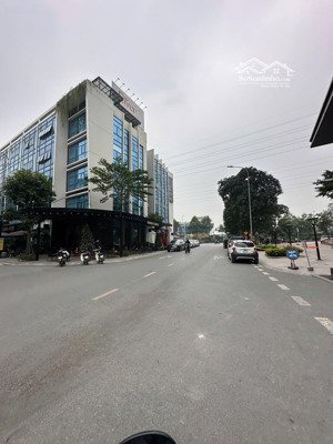 bán biệt thự roman tố hữu-galaxy vạn phúc-dt200m 4 tầng -mt12m-đường 3 ô tô tránh-vỉa hè 2.5m