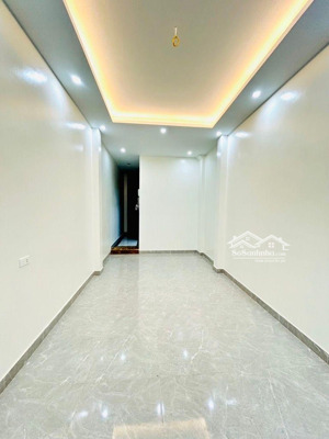 yên duyên,dt 40m2,mt 3.2,oto vào nhà 5 tầng, đường 8m,thang máy,cạnh chợ.giá chào 14.3, có tl