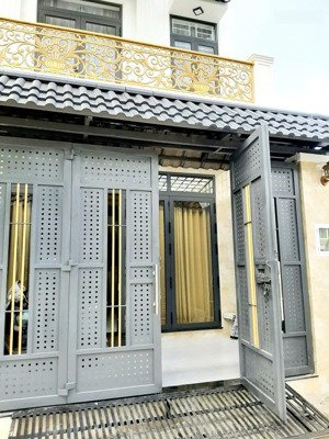 nhà đẹp, chính chủ, sổ hồng hoàn công đầy đủ