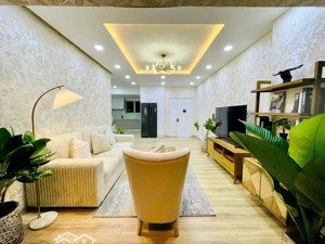 bán căn hộ garden court 2 phú mỹ hưng vị trí tầng 6 view đông nam