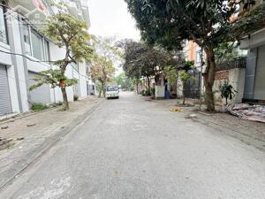 (Bán Gấp 15 Ngày) - Đất Trâu Quỳ Gia Lâm 113m2 - Đối Diện Shophouse Metropolitan