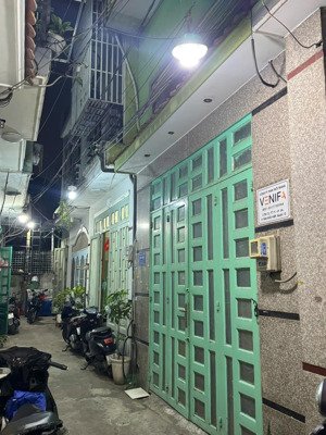 nhà shc dt 4x8m trệt+ lửng+ lầu 3pn 2wc sát hẻm xh tân thới hiệp q12 bao qh ,1tỷ780tr còn tl .