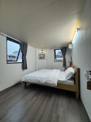 toà nhà 6t thang máy sát mặt phố đại la ngã tư trần đại nghĩa dt