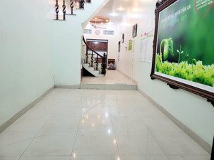 cho thuê nhà riêng lê trọng tấn, 60 m2 x 3 tầng, ngõ oto, nhà sạch sẽ giá rẻ chỉ 12 tr- thuê ngay