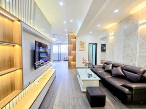 bán căn chung cư khu đô thị việt hưng , hà nội ,80m , 3 ngủ , sổ đỏ , full đồ , , giá 5,5 tỉ