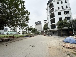 view vườn hoa -- rẻ nhất dv dương nội - ngã tư lê trọng tấn - đối diện park city - không lỗi gì