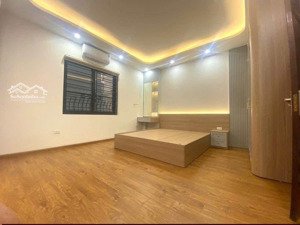 bán nhà đẹp phố viên 45m ô tô đậu cửa, ngõ thông, đối diện đh mỏ, bv phương đông chỉ 9.5 tỷ