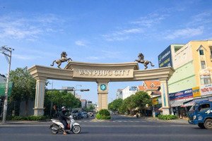 bán nhà 3 lầu đối diện kđt vạn phúc . dt 76 m giá 7.2 tỉ hẻm thông kinh doanh được