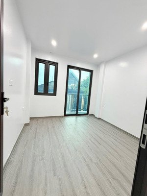 nhà đẹp thanh đàm ngõ thông gần hồ ở ngay vị trí cực đẹp