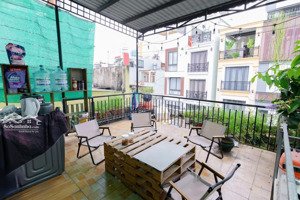 căn hộ penthouse 90m2 - ban công lớn 30m2 - ngay phố vạn kiếp - rộng rãi - cửa sổ thoáng mát