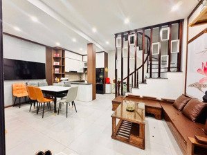 chính chủ gửi bán nhà bằng liệt dt 66m , sân 31m , xây 35m từ t1 , 5 tầng , mt 4m . giá 7,6 tỷ