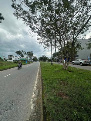 bán đất cặp đất mặt tiền vân đồn sơn trà 300m2 lh ; 