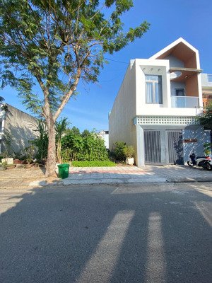 bán đất 100m2 đường phù đổng (gần phạm hùng ) -hoà xuân-cẩm lệ .giá 4ty550 lh 