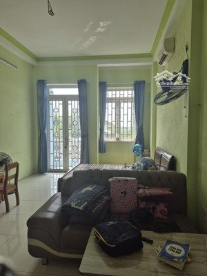 gấp rất gấp bán nhà 108m, 3 tầng, 4 3 tỷ, phan văn hớn đi vào 500m