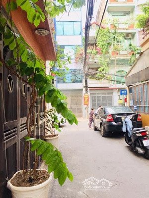 cho thuê nhà riêng vương thừa vũ, 41 m2 x 5 tầng, ngõ oto tiện làm văn phòng , kinh doanh online