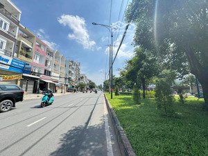 bán gấp nhà mặt phố 5m, 93m2, 25,8 tỷ tại đường số 7, bình trị đông b, bình tân, hcm