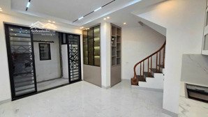 triều khúc ngõ nông 30m2 4 tầng 1 tum nhà đẹp ở ngay 6.8 tỷ