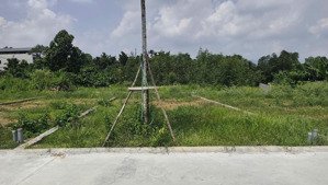 đất 107,8m2 full thổ cư, gần trường học, trạm y tế, nằm ngay vị trí vàng chuẩn đầu tư lâu dài