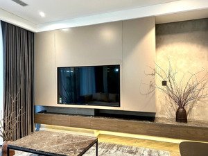 hot - cho thuê 2 phòng ngủ giá 18 tr/th tại the gloria nguyên hồng, nhà mới, vào ở ngay