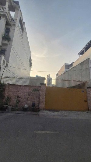 chính chủ bán gấp lô đất ngang 10m dài 20m - đường nhựa 10m thông - ngã tư bốn xã - nhỉnh 17 tỷ tl