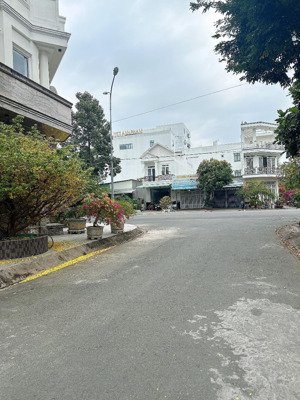 cho thuê nhà 1 trệt 2 lầu mới đẹp - kdc hưng phú lộ oto đậu trước nhà vị trí tiện ở mở vp công ty