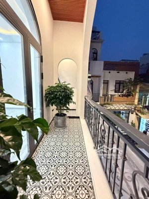 nhà mới hẻm xe hơi góc 2 mặt tiền 479/ tân hoà đông, 5.3 x 12.2m, trệt 1 lầu, thiết kế hiện đại