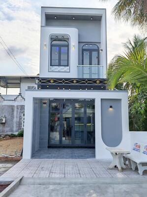 Nhà trệt lầu xây mới 3 phòng ngủ - Có sân đậu ô tô - Gần sân bay Cần Thơ