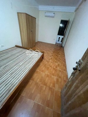 còn duy nhất 1 căn 18m2 ngõ 9 thanh lãm, phú lãm, hà đông. giá 2tr4. sẵn phòng vào ở ngay