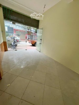 cho thuê mặt bằng tầng 1 - 20m2 dich vụ mỗ lao ,ô tô đỗ cửa tiện lợi, phù hợp làm cửa hàng